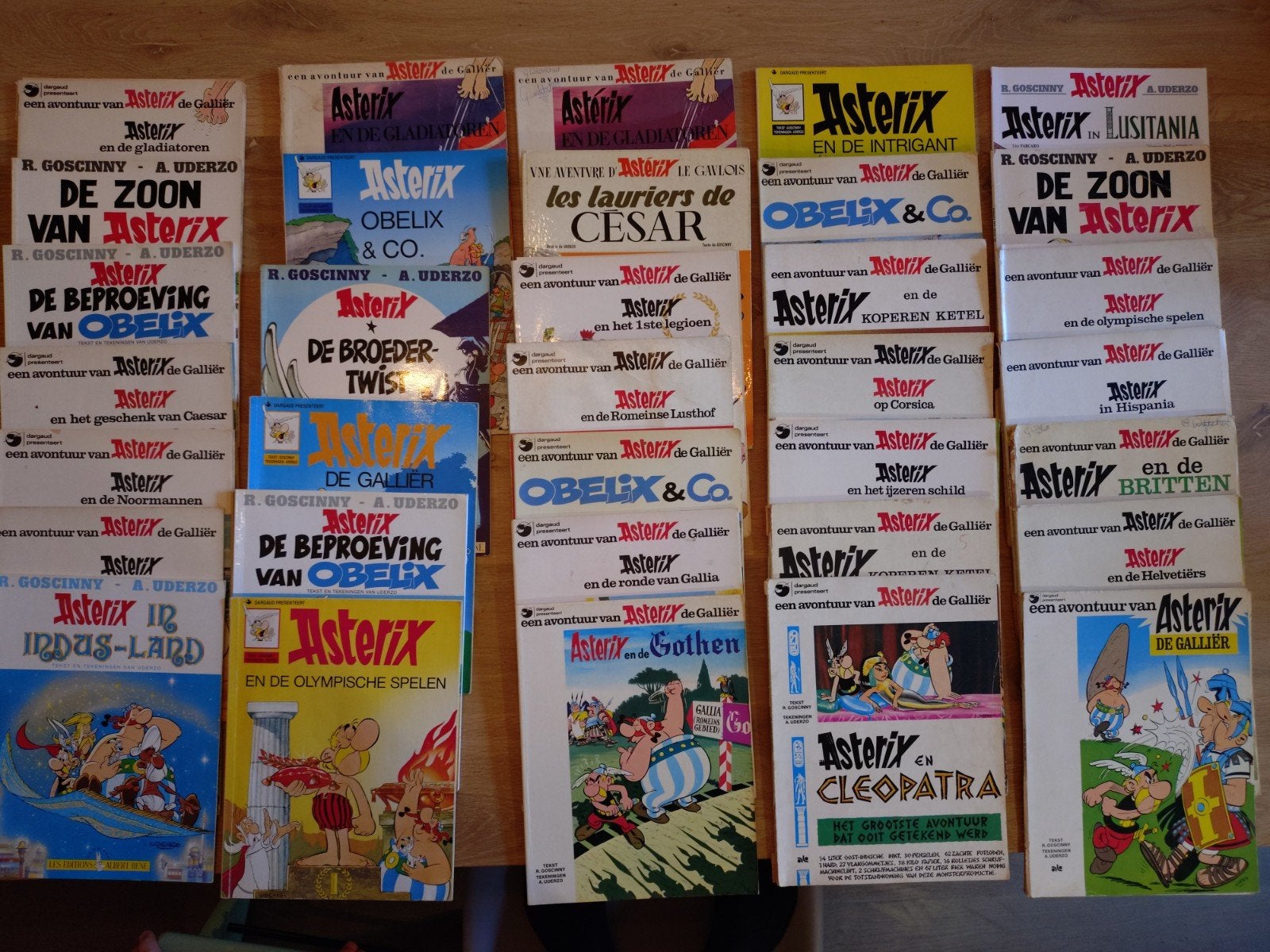 34 Asterix strips – Dargaud / Geïllustreerde Pers en nieuwer, Meerdere comics, Ophalen of Verzenden, Gelezen, Europa