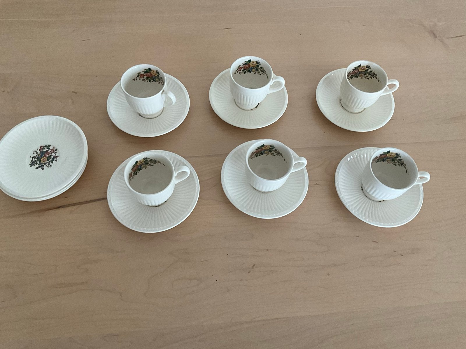 Wedgwood Conway porseleinen espresso kopjes en schotels, Verzenden, Zo goed als nieuw, Porselein, Kop en/of schotel