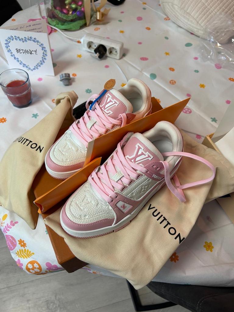 Louis Vuitton sneakers roze/wit, Ophalen of Verzenden, Zo goed als nieuw, Roze, Sneakers of Gympen