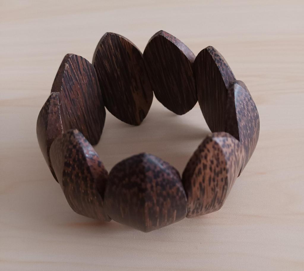 Bruine houten rekbare armband, Ophalen of Verzenden, Zo goed als nieuw, Bruin, Hout