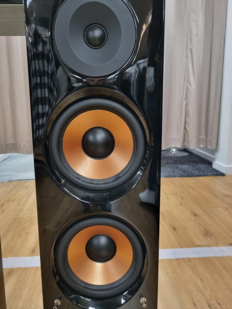 Pure Acoustics vloerstaande luidsprekers, \\, Zo goed als nieuw, 60 tot 120 watt, \\