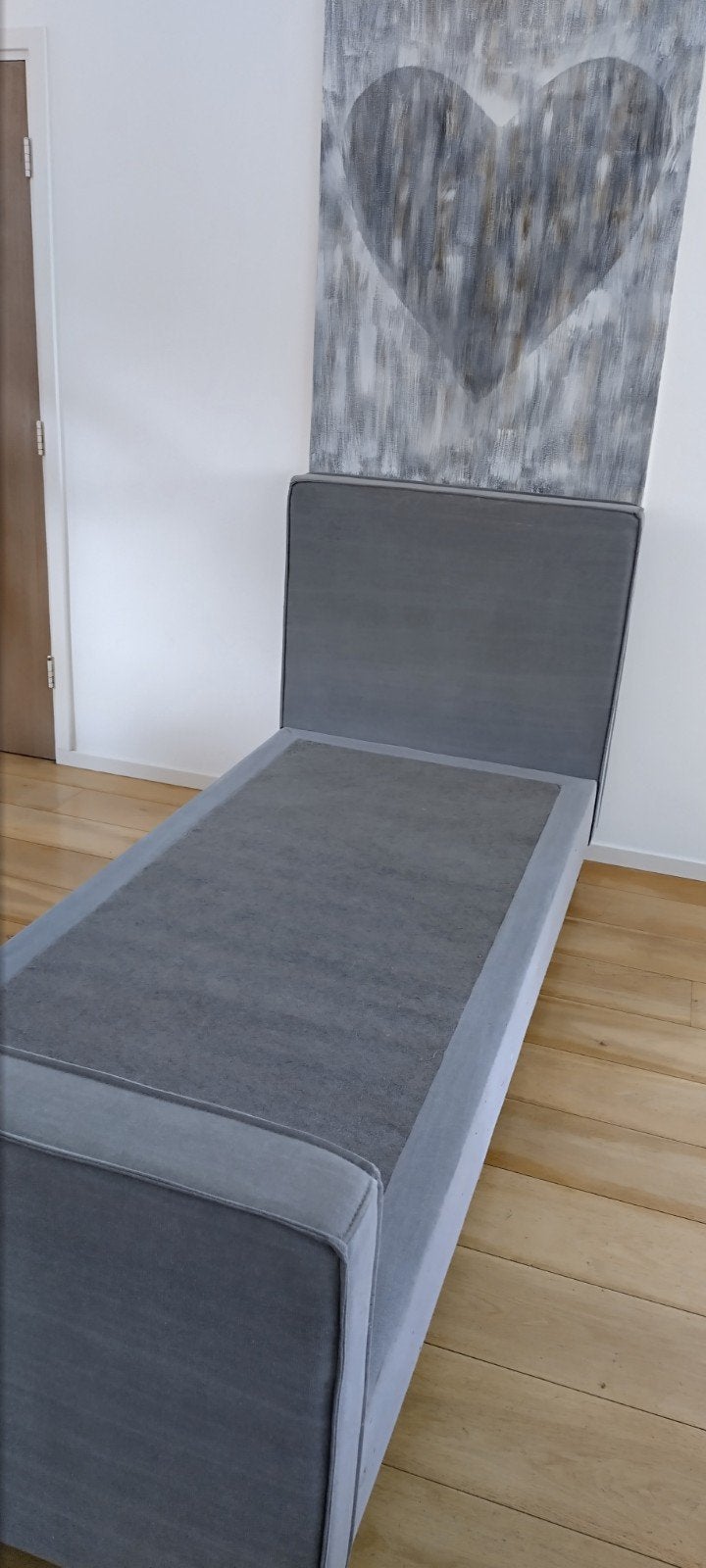 Grijs eenpersoonsbed 90 x 200 cm met ikea sultan matras, Ophalen, Gebruikt, 90 cm, Eenpersoons