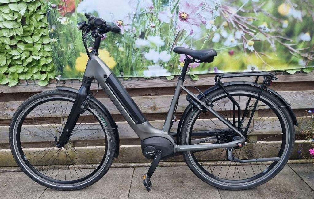 gazelle ultimate hmb C8 49 cm bosch plus 500 wh 3590 km, 49 tot 53 cm, Zo goed als nieuw, Meer dan 20 versnellingen, Ophalen