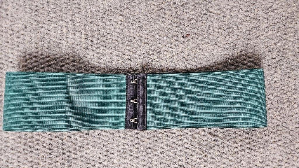 groene tailleriem, Kleding | Dames, Riemen en Ceinturen, Overige kleuren, 5 cm of meer, Tailleriem, Verzenden