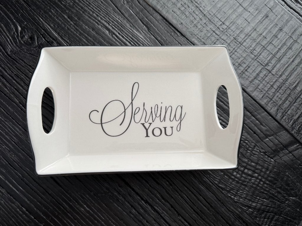 Rivièra Maison "Serving You" Bistro Mini Tray /Serveerschaal, Ophalen of Verzenden, Overige stijlen, Aardewerk, Schaal of Schalen