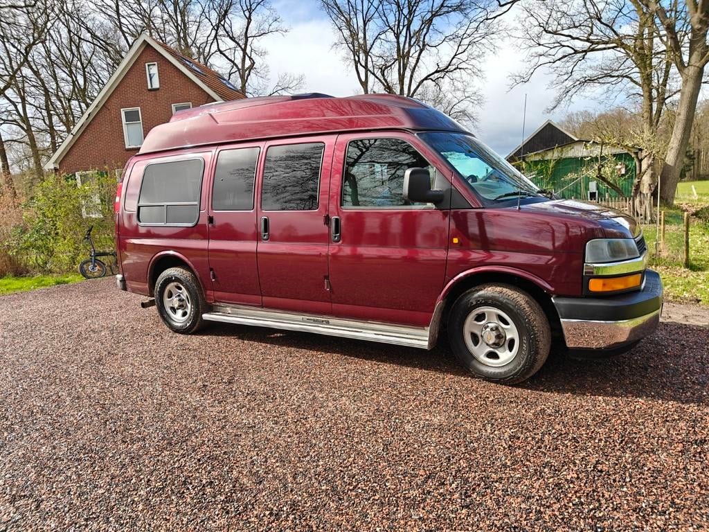 Chevrolet Express Camper - Klaar voor avontuur!, Caravans en Kamperen, Campers, Koelkast, Tot en met 2, Particulier, 5 tot 6 meter