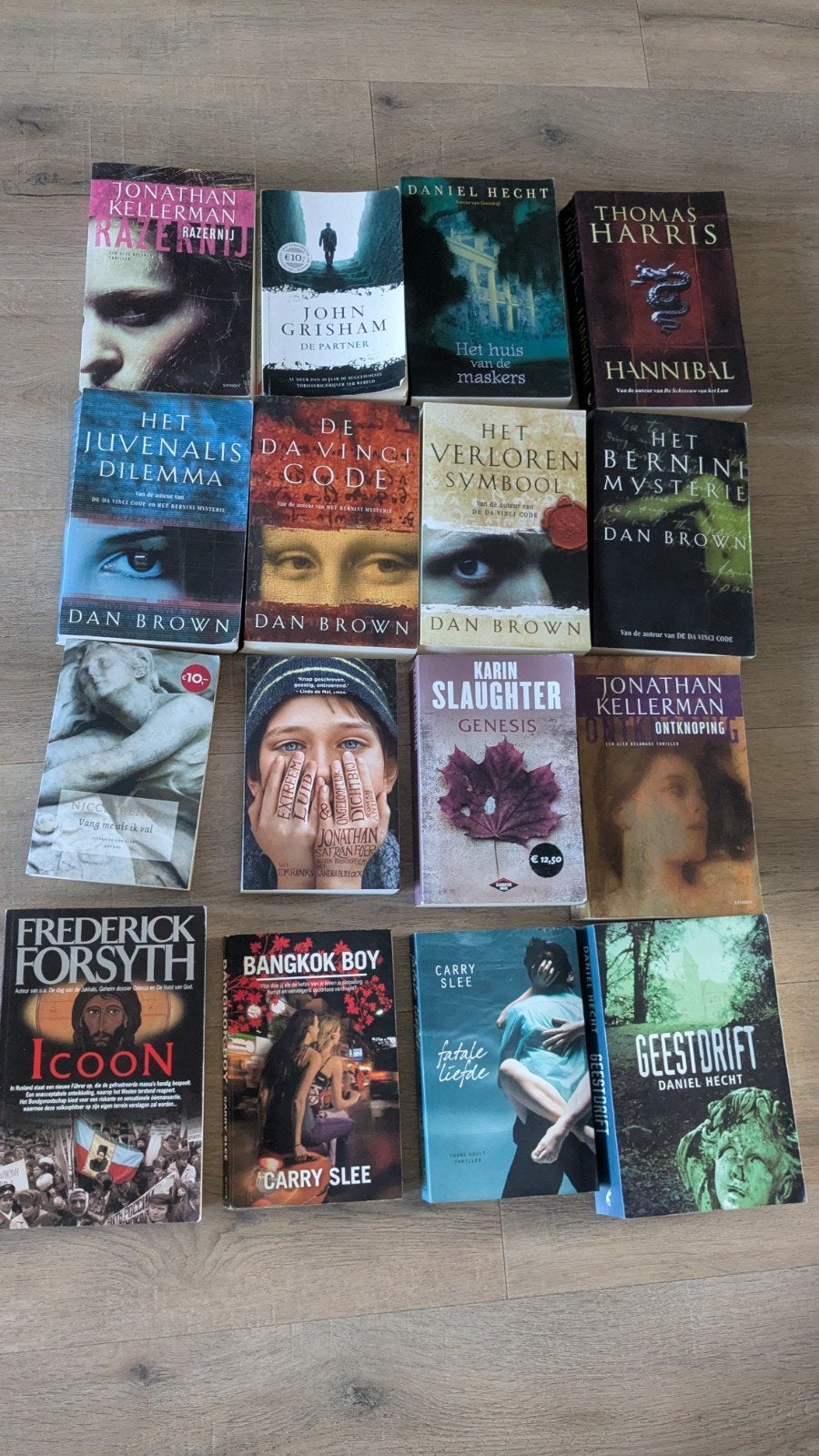 Grote stapel boeken thrillers romans enz, Ophalen of Verzenden, Gelezen