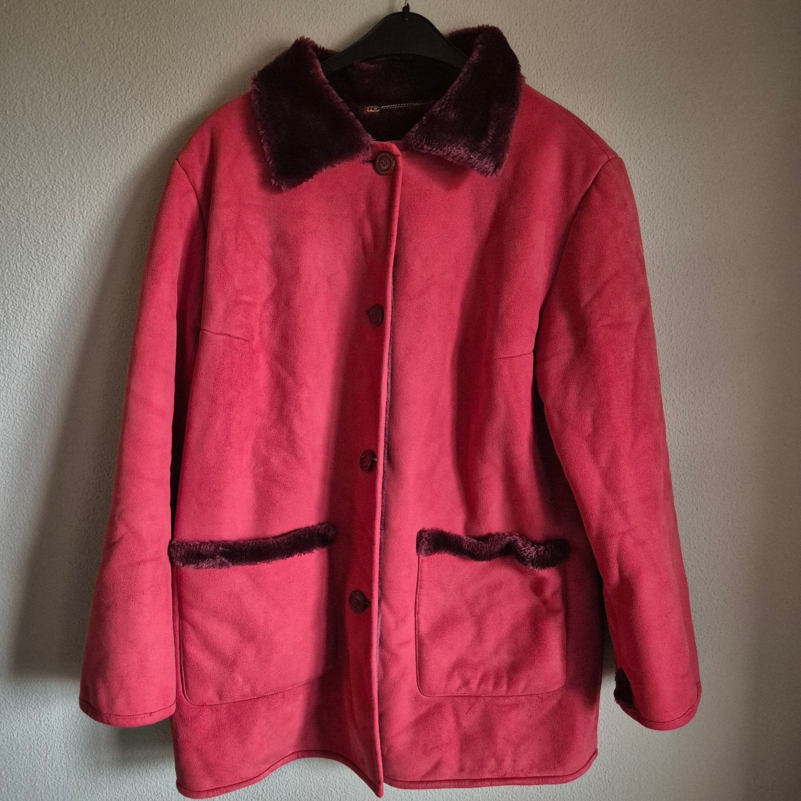 Rode jas met bontkraag en zakken, Maat 46/48 (XL) of groter, Ophalen of Verzenden, Onbekend, Gedragen