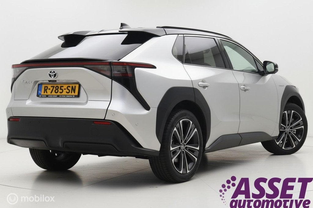 Toyota bZ4X Premium 71kWh SoH 100% panoramadak/stoelkoeling, Auto's, Toyota, Gebruikt, 71 kWh, Leder en Stof, Origineel Nederlands