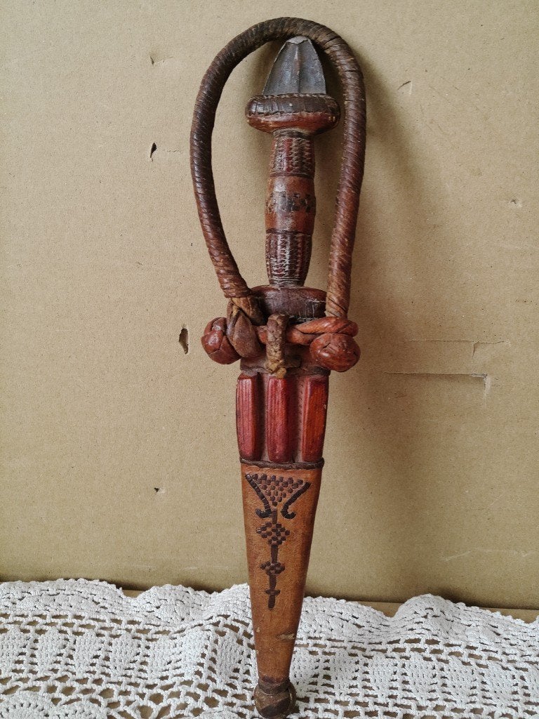 Afrikaanse traditionele dolk armdolk mes 25cm Masai Kenia ?, Antiek en Kunst, Ophalen of Verzenden