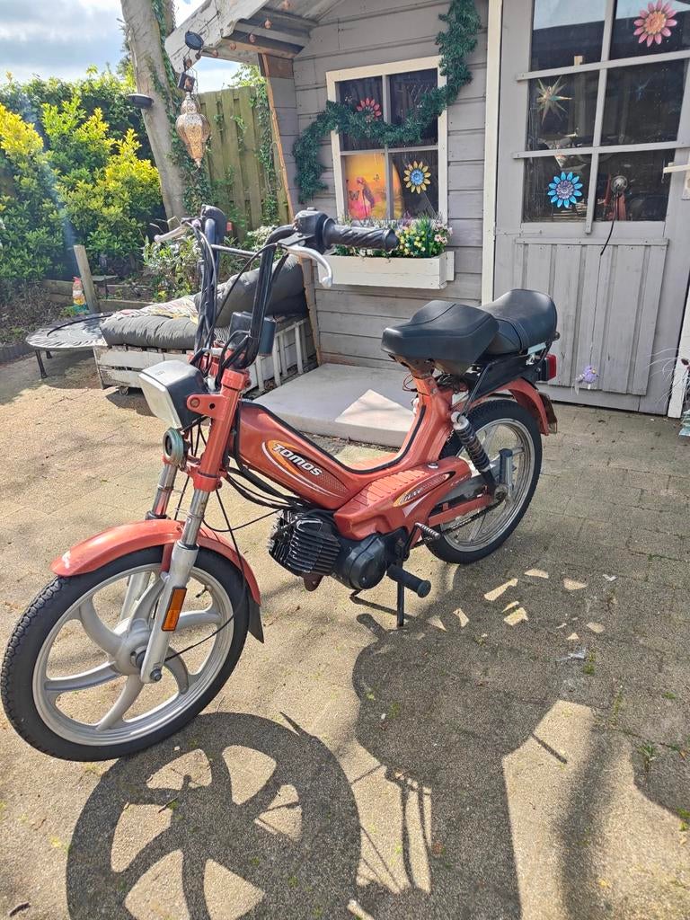 Tomos de luxe  / km stand 5880 met blauw kentekenplaat, Fietsen en Brommers, Brommers | Tomos, Ophalen, Gebruikt, Overige modellen