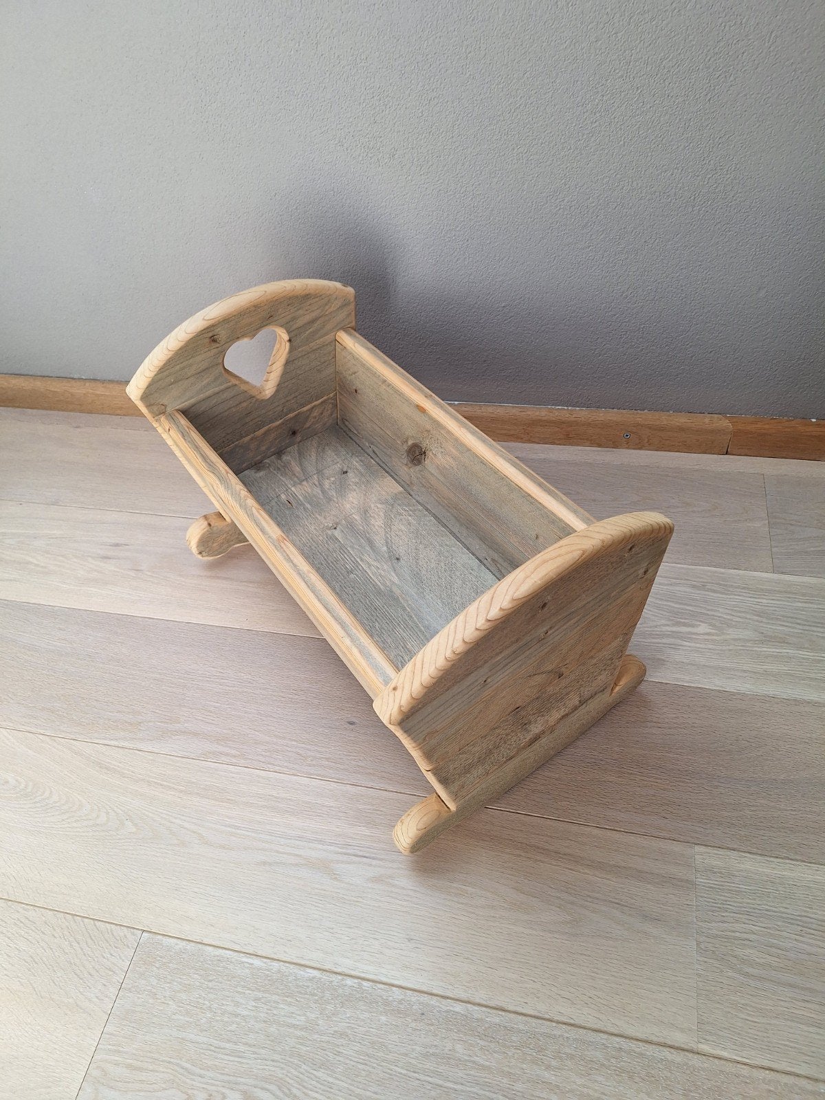 Schommelbedje Steigerhout Poppenbed bed pop bedje hart, Ophalen of Verzenden, Babypop
