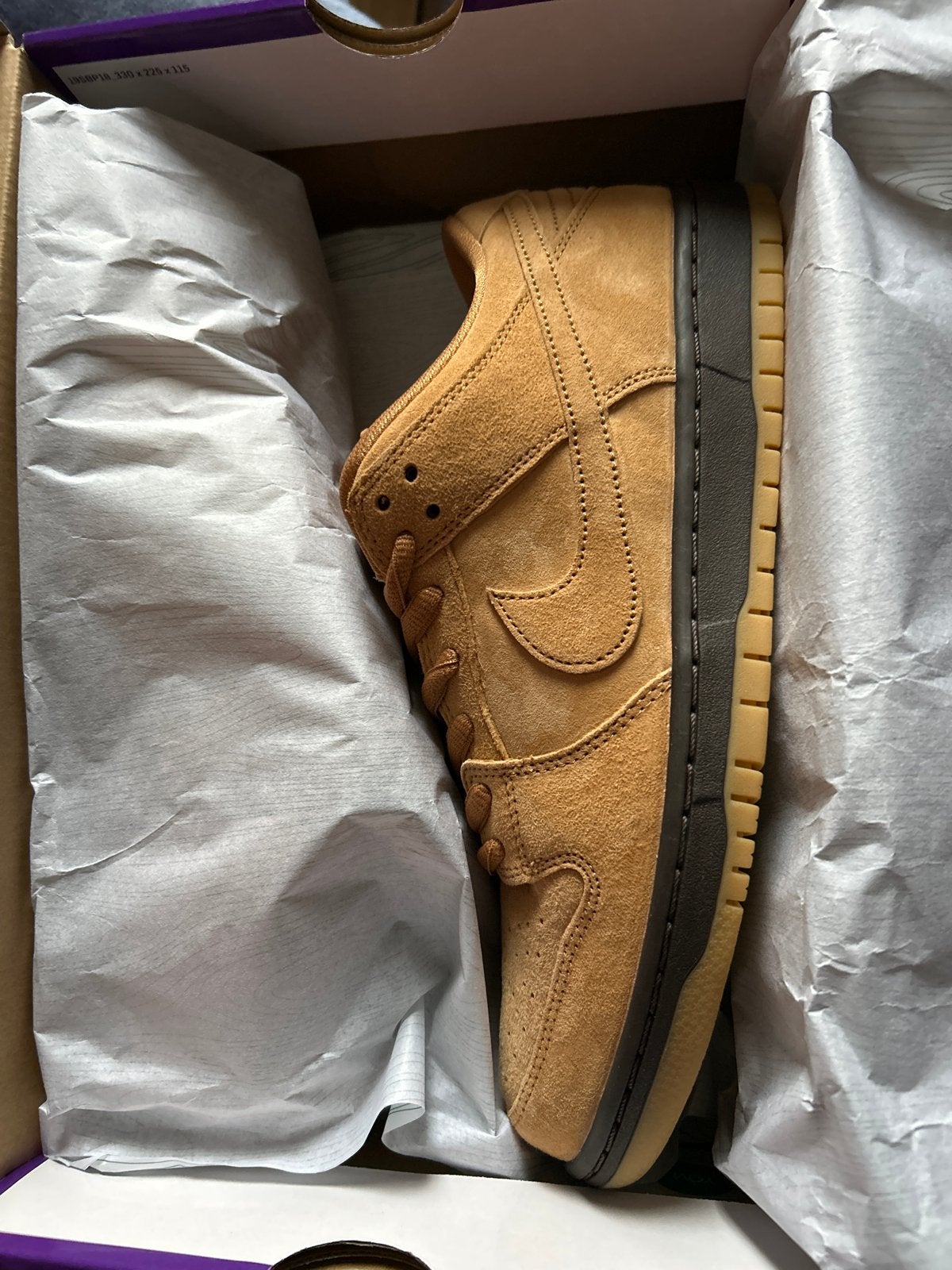 Nike Dunk Low SB Wheat - Maat 44, Ophalen of Verzenden, Nieuw, Bruin, Sneakers of Gympen