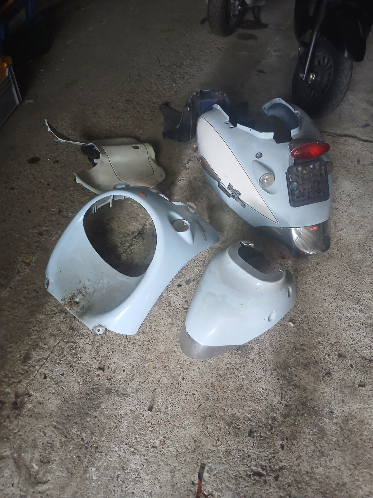 aprilia mojito kappenset, Fietsen en Brommers, Brommeronderdelen | Scooters, Ophalen, Gebruikt, Kap, Aprilia