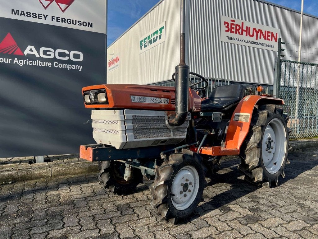 Kubota ZB1600 Minitractor, Gebruikt, Tot 2500, Niet ingevuld, Tot 80 Pk