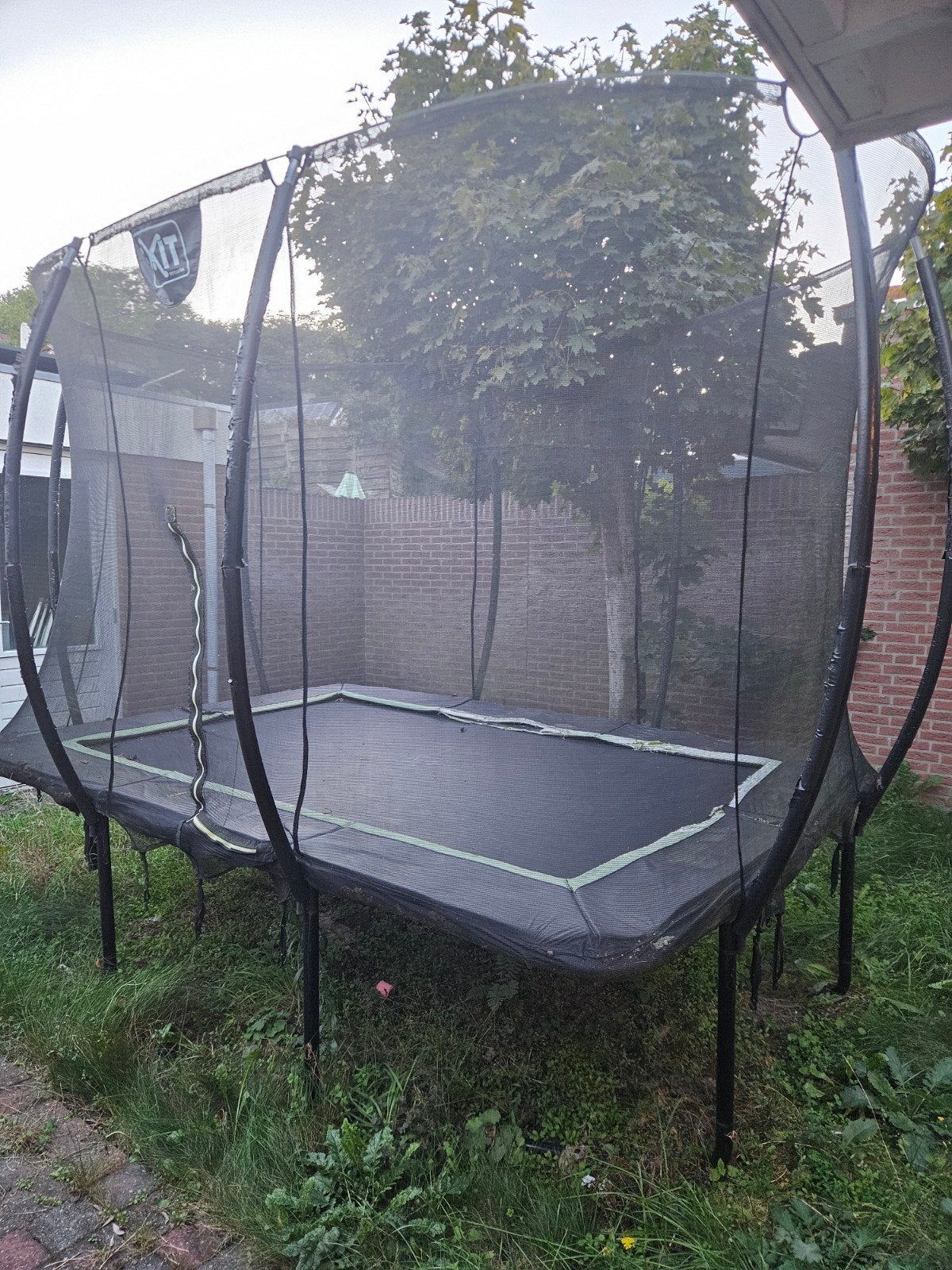 Trampoline met veiligheidsnet - alle veren intact