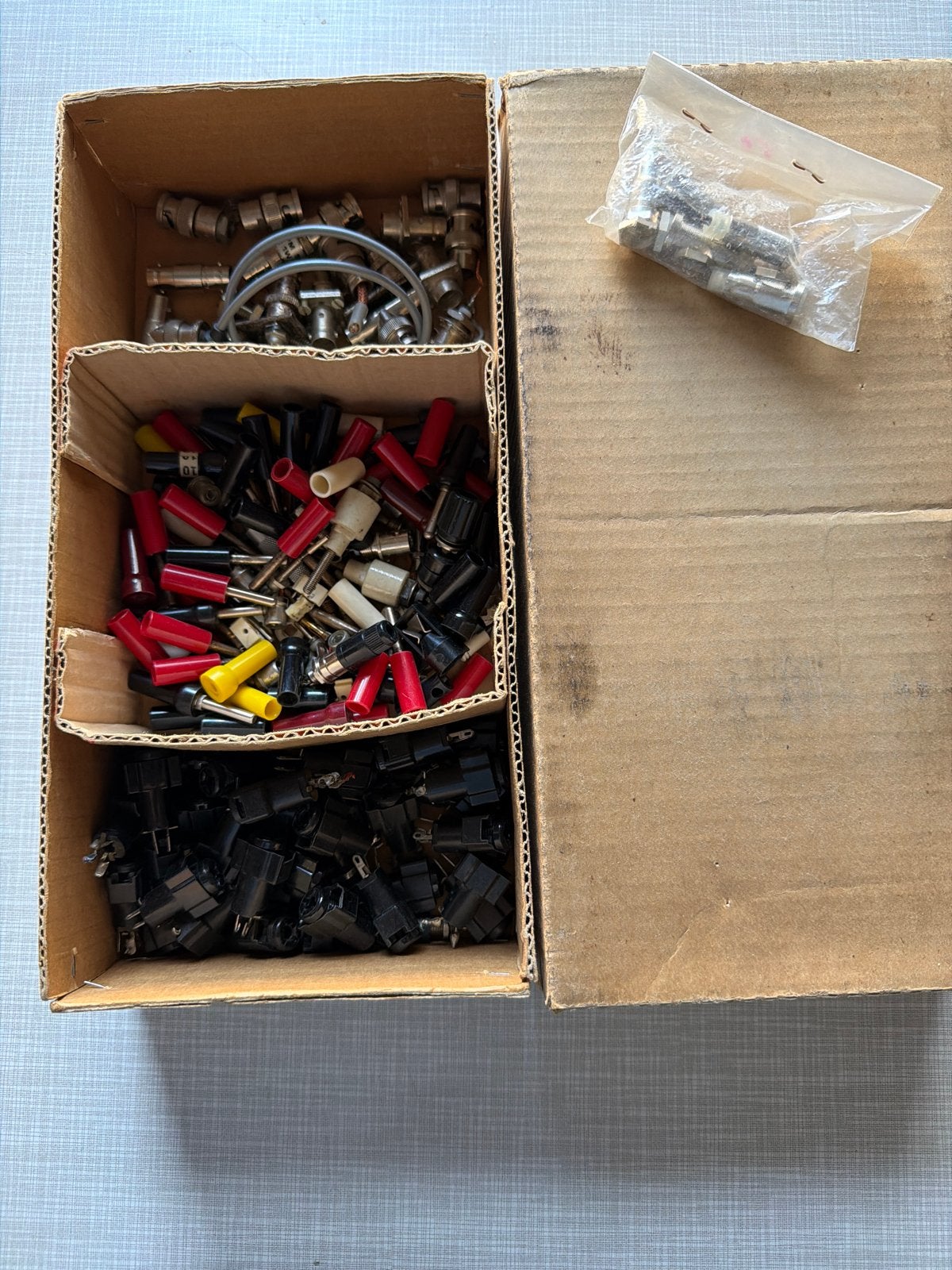 Vintage elektra en coax stekkers, Ophalen of Verzenden, Gebruikt