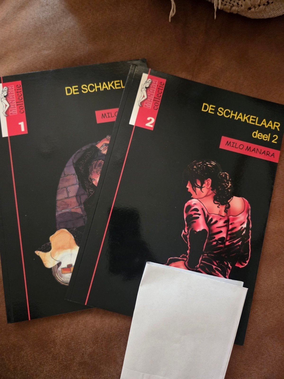 De Schakelaar deel 1 & 2 - Milo Manara, Ophalen of Verzenden, Zo goed als nieuw, Milo Manara, Meerdere stripboeken