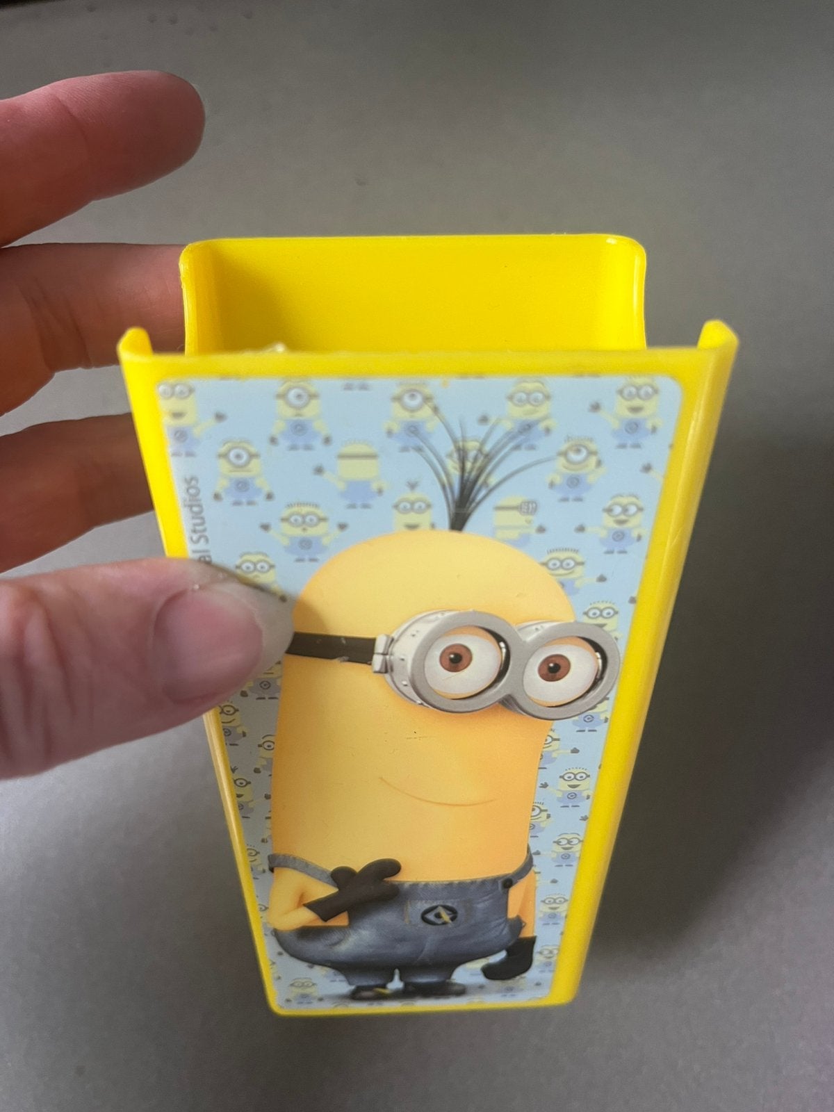 Minions drinkpakjes houder geel. Nieuwprijs 11,95. Nu 2,-, Ophalen of Verzenden, Zo goed als nieuw, Jongen of Meisje
