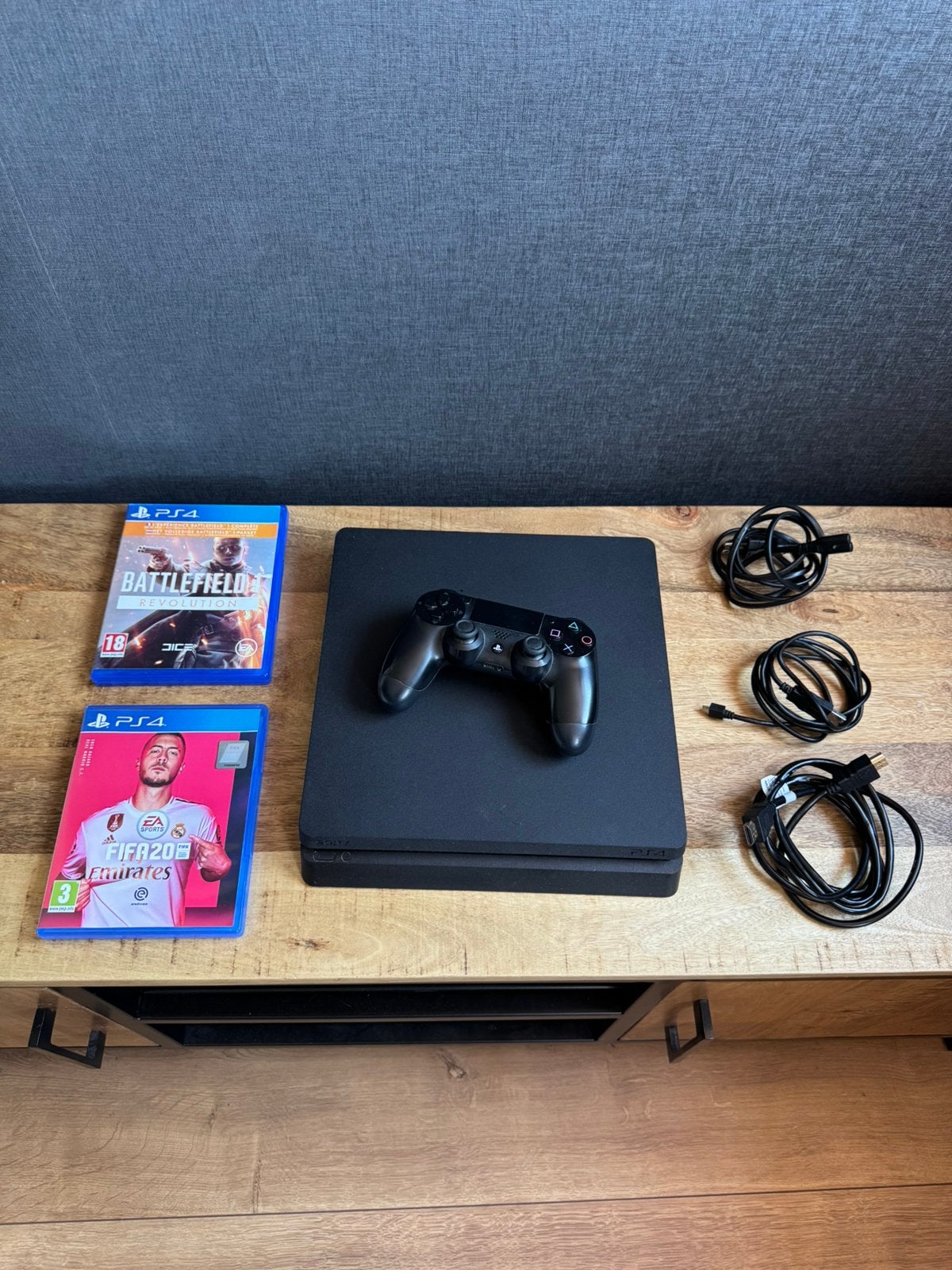 PS4 Slim 1TB Zwart | Compleet + 2 Games, Ophalen, Met games, Zo goed als nieuw, 1 TB