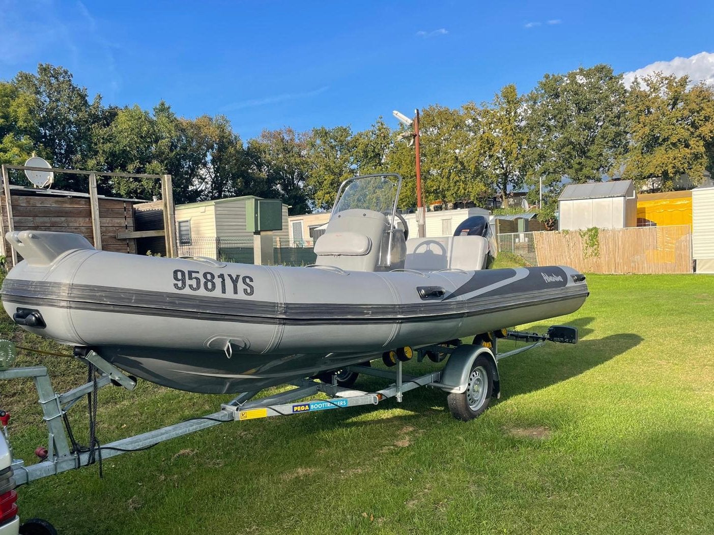 Adventure Rib V-550 2013 Suzuki 50pk 4takt met Pega trailer, Watersport en Boten, Ophalen, Gebruikt, Benzine, Overige materialen