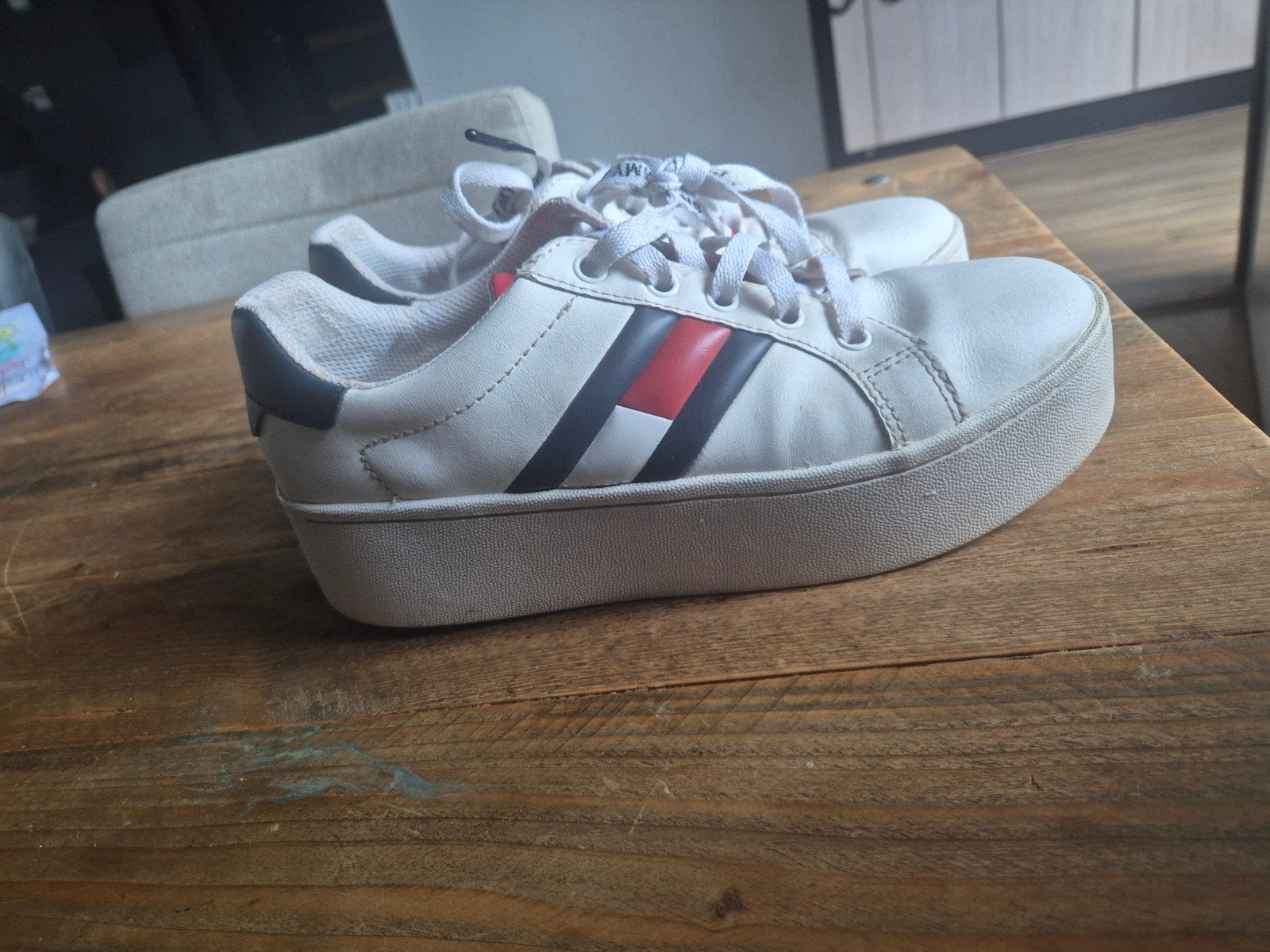 Tommy Hilfiger sneakers met hoge zool, maat 40, Kleding | Dames, Schoenen, Wit, Ophalen of Verzenden, Tommy Hilfiger, Sneakers of Gympen