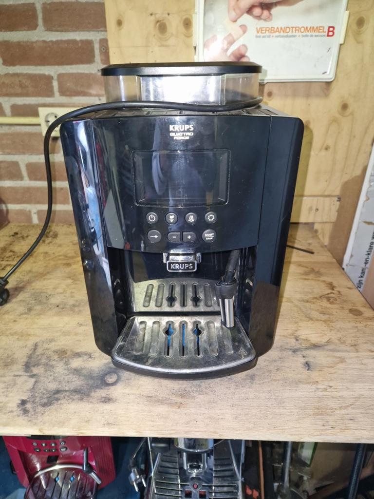 Krups Quattro Force EA8150 Espressomachine, Gebruikt, Espresso apparaat, 4 tot 10 kopjes, Afneembaar waterreservoir