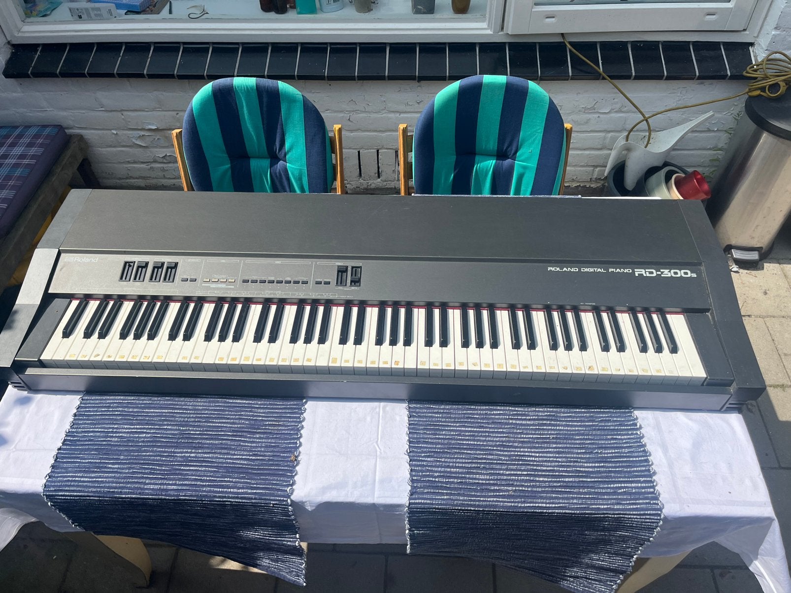 Vintage Roland digital piano RD300s met pedal, Ophalen, Gebruikt, 88 toetsen, Roland