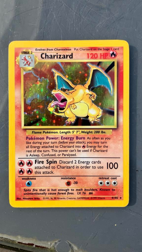 Charizard 1999 Pokémon kaart 4/102 - Goede staat, Ophalen of Verzenden, Zo goed als nieuw, Losse kaart