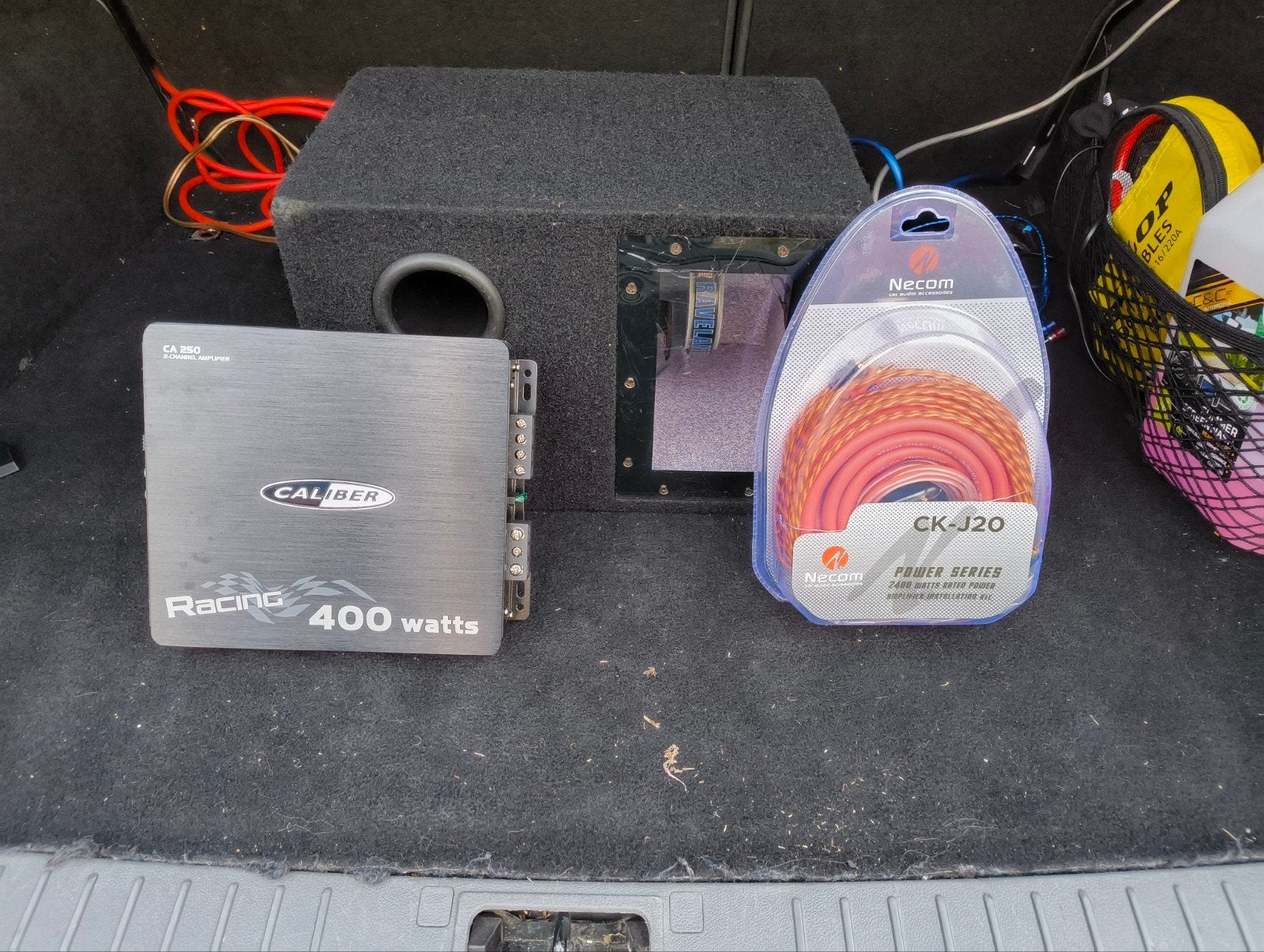 Caliber Versterker 400W + Raveland 8" Subwoofer + Kabelset, Auto diversen, Autospeakers, Ophalen of Verzenden, Gebruikt