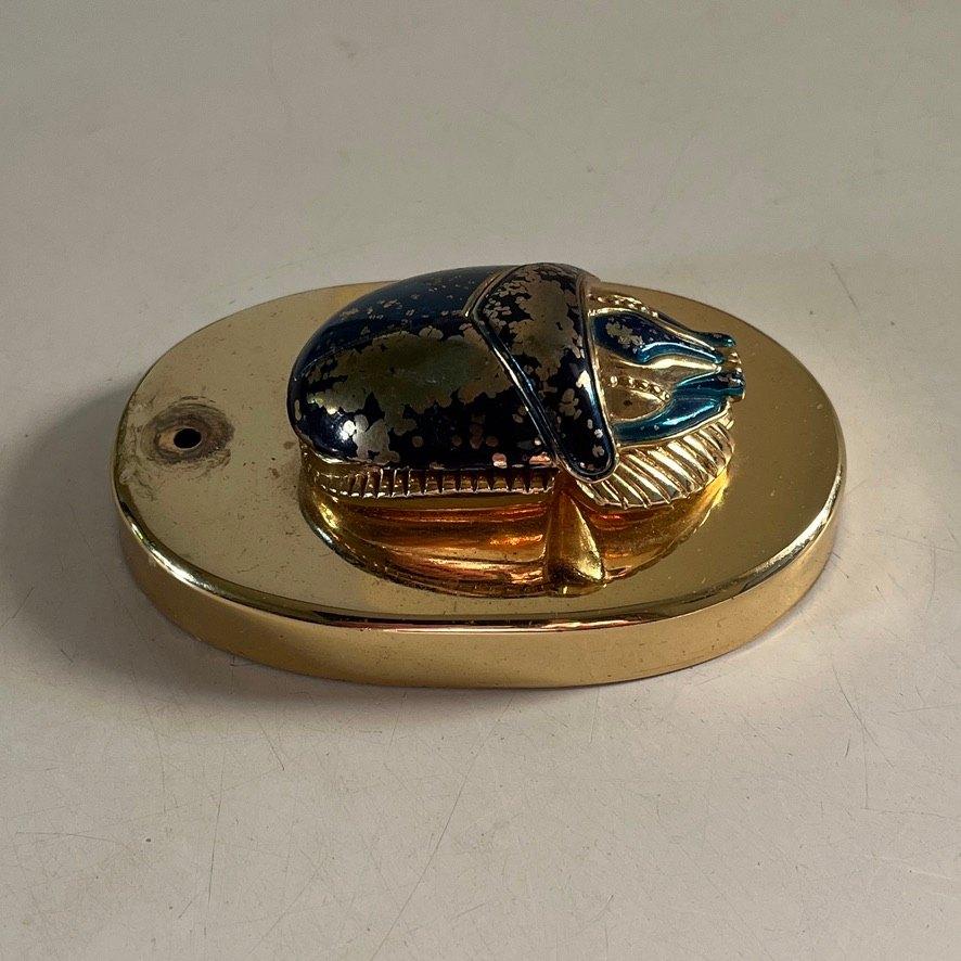 Egyptische metalen beeldje van een scarabee, Verzamelen, Beelden en Beeldjes, Ophalen of Verzenden, Zo goed als nieuw, Dier