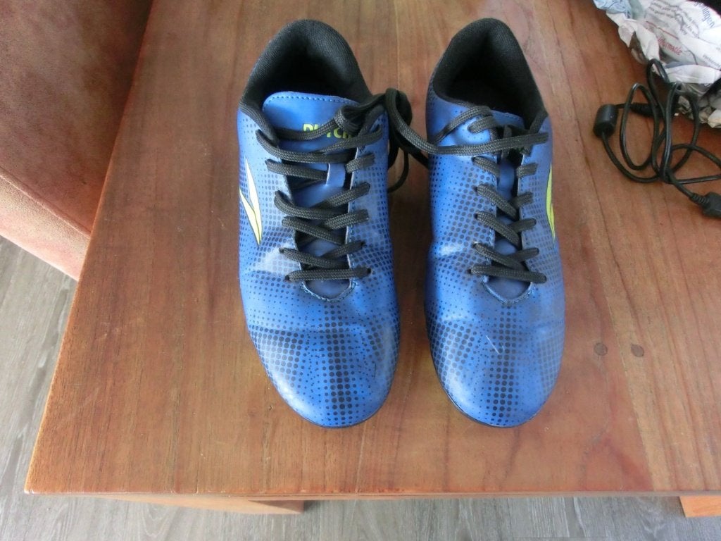 1 pr Dutchy voetbalschoenen, Sport en Fitness, Voetbal, Maat XS of kleiner, Ophalen of Verzenden, Zo goed als nieuw, Shirt