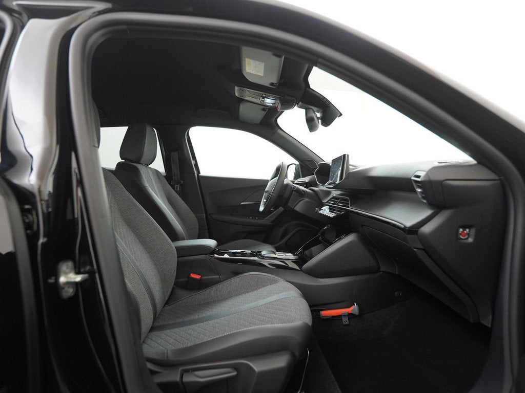 Peugeot e-2008 EV Allure 54 kWh 3 fase | SOH 94% | Navigatie, Auto's, Peugeot, 12 maanden, Gebruikt, 156 pk, Zwart