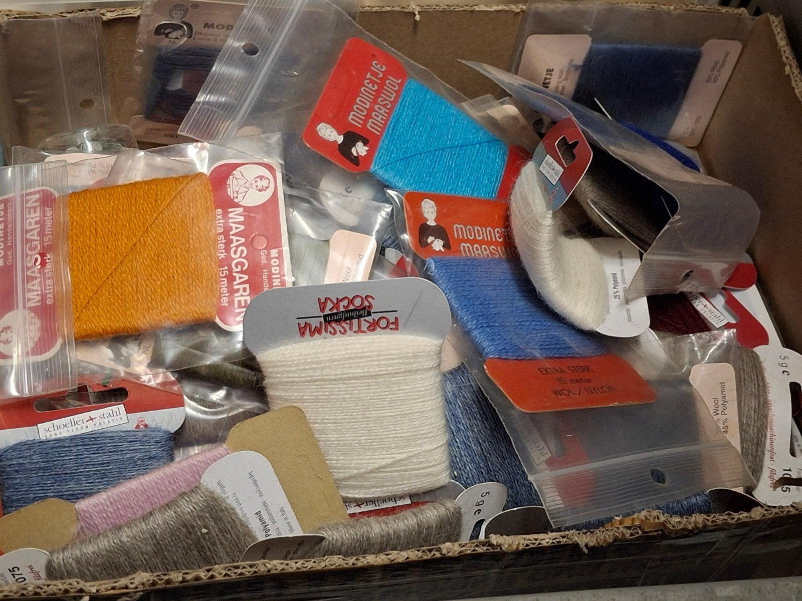 Grote partij stopgaren / maasgaren - diverse kleuren, Hobby en Vrije tijd, Verzenden, Nieuw, Garen of Naald(en)