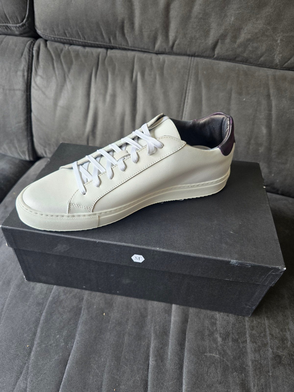 Sneakers Mio Tinto maat 43. Nieuw., Ophalen, Wit, Nieuw, Mio Tinto