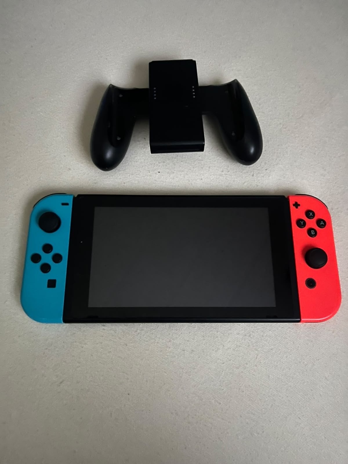 Nintendo Switch met Joy-Cons en controller grip, Ophalen, Gebruikt, Met 2 controllers, Switch Original