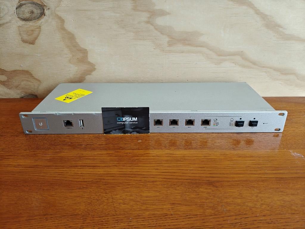 Ubiquiti UniFi USG PRO Gateway Router, Computers en Software, Routers en Modems, Refurbished, Router, Ophalen of Verzenden