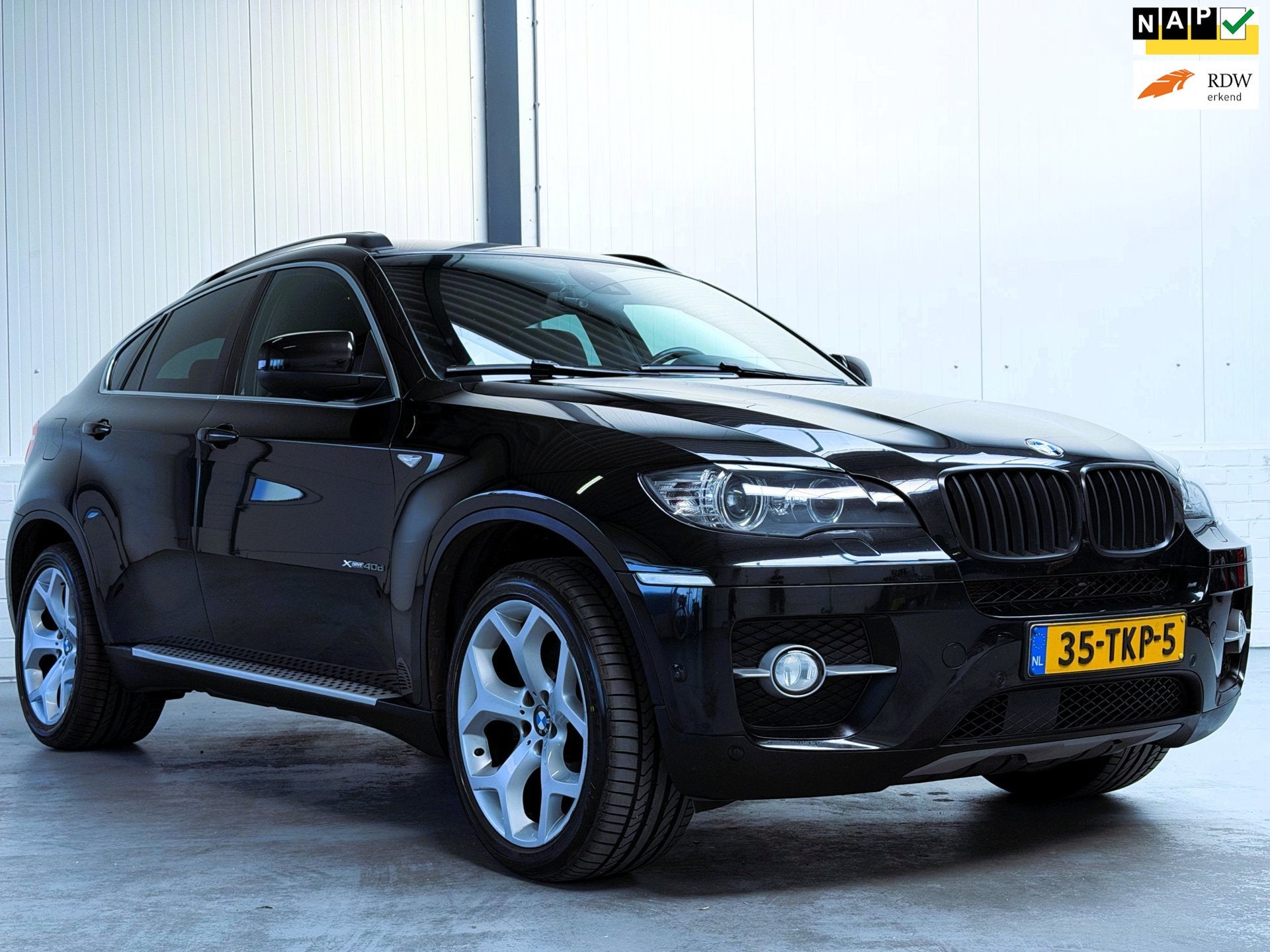 BMW X6 XDrive40d High Executive|Org NL|360 Camera|Trekhaak, Auto's, Euro 5, Gebruikt, Zwart, 2993 cc