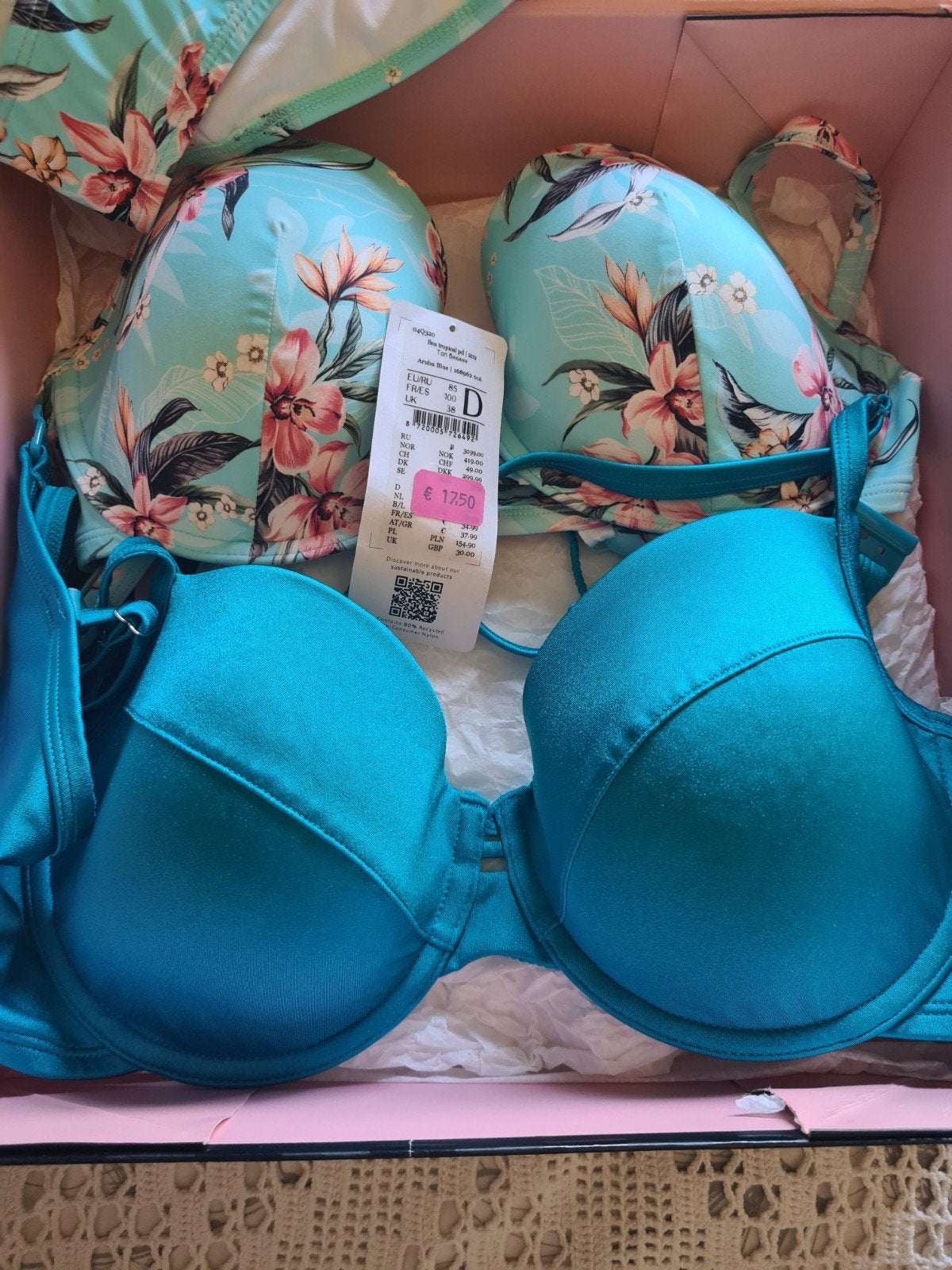 2 Nieuwe Hunkemöller bikini's - 85D & M, Kleding | Dames, Badmode en Zwemkleding, Blauw, Nieuw, Ophalen of Verzenden, Bikini