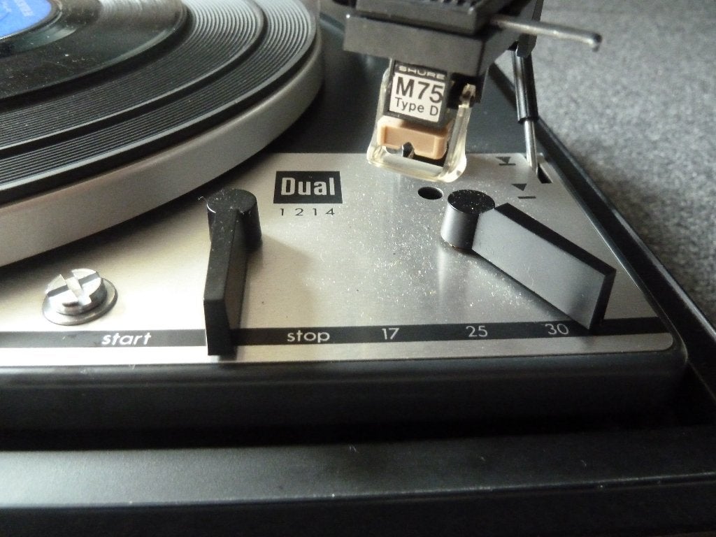 DUAL 1214 Platenspeler met SHURE M75 MD Element - Gave Kap, Ophalen, Pitch-regelaar, Zo goed als nieuw, Platenspeler