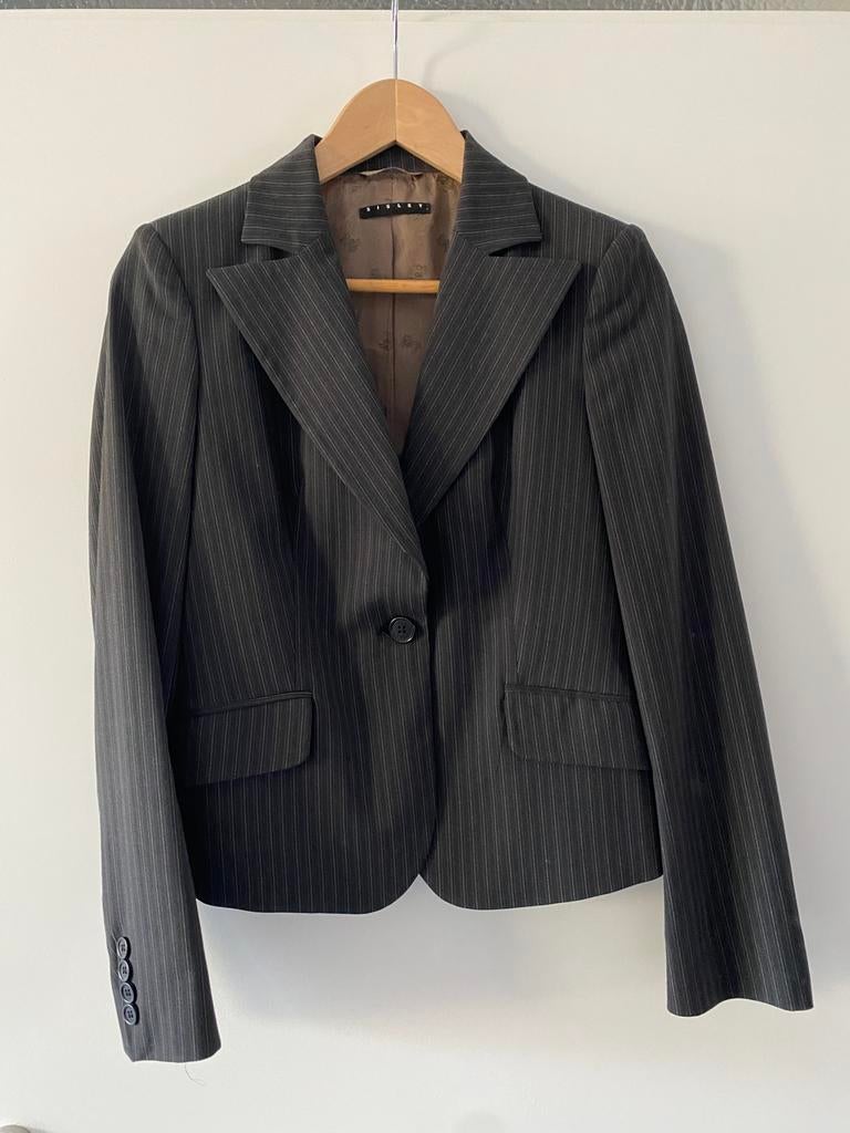 Sisley zwart krijtstreep lichtbruin/beige dames pak (EU 36), Kleding | Dames, Jasjes, Kostuums en Pakken, Ophalen of Verzenden