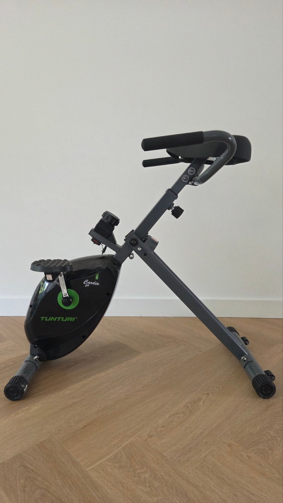 Tunturi Cardio Fit D20 Hometrainer - Compact & Opvouwbaar, Ophalen, Zo goed als nieuw, Metaal, Benen