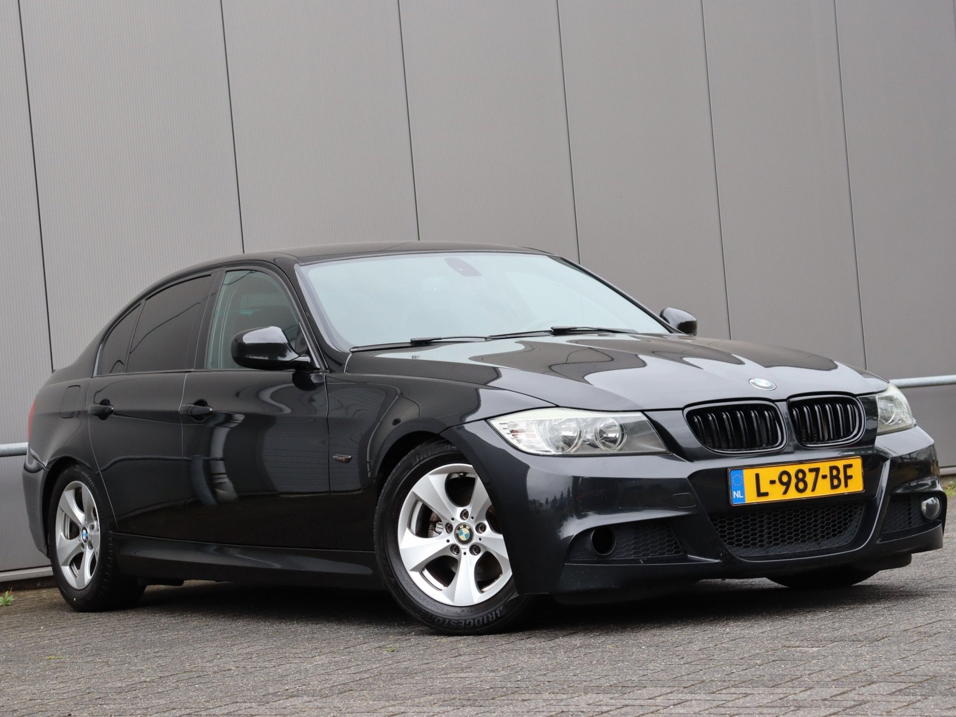 Foto 4 van BMW 3-serie 320i Executive M-sport airco LM cruise
