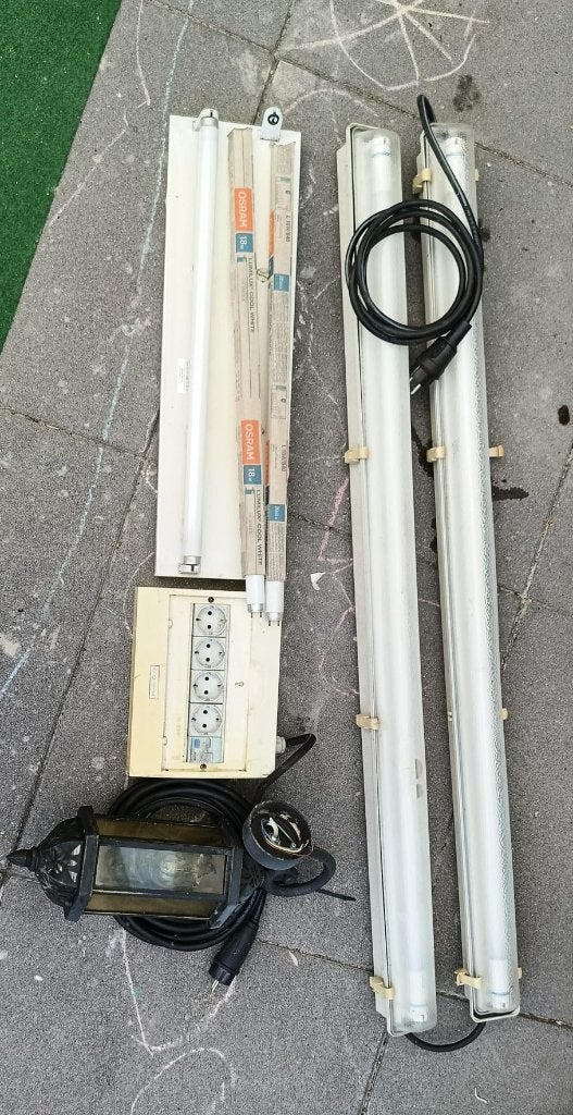 Hanglampen met Stekkerdoos en tuin lamp set, Huis en Inrichting, Lampen | Hanglampen, Ophalen, Overige materialen, Gebruikt, TL-buislampen - tuinlamp