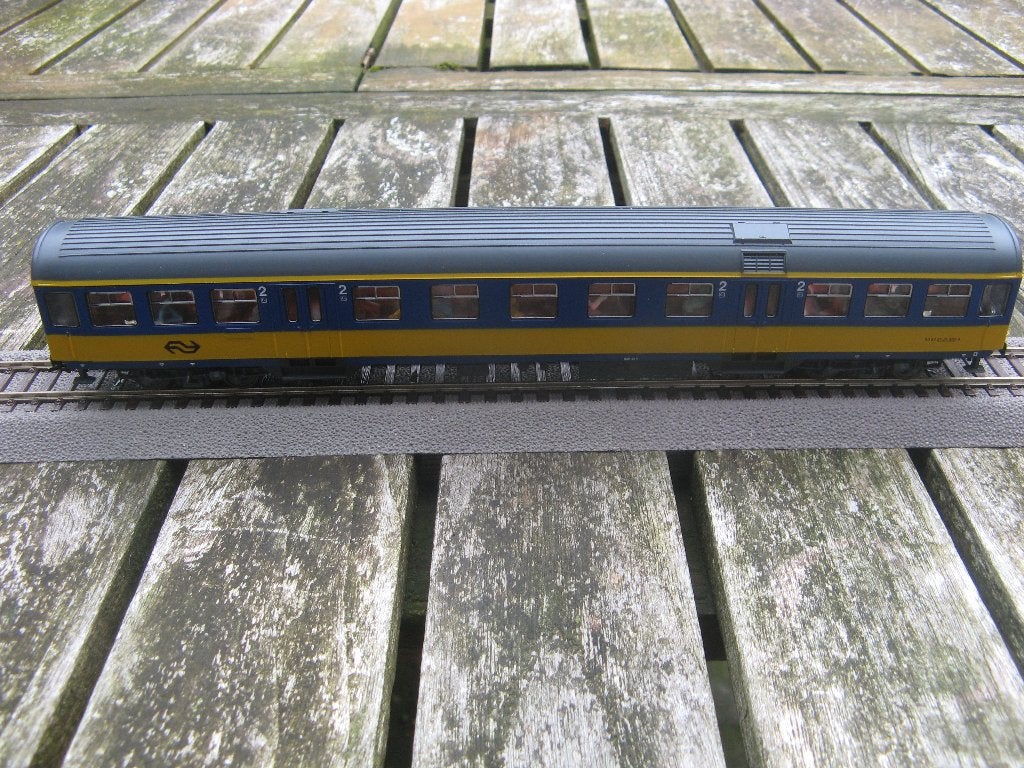 Roco 44287: NS rijtuig, m. passagiers en binnenverlichting, Gebruikt, Gelijkstroom, Wagon, Ophalen of Verzenden