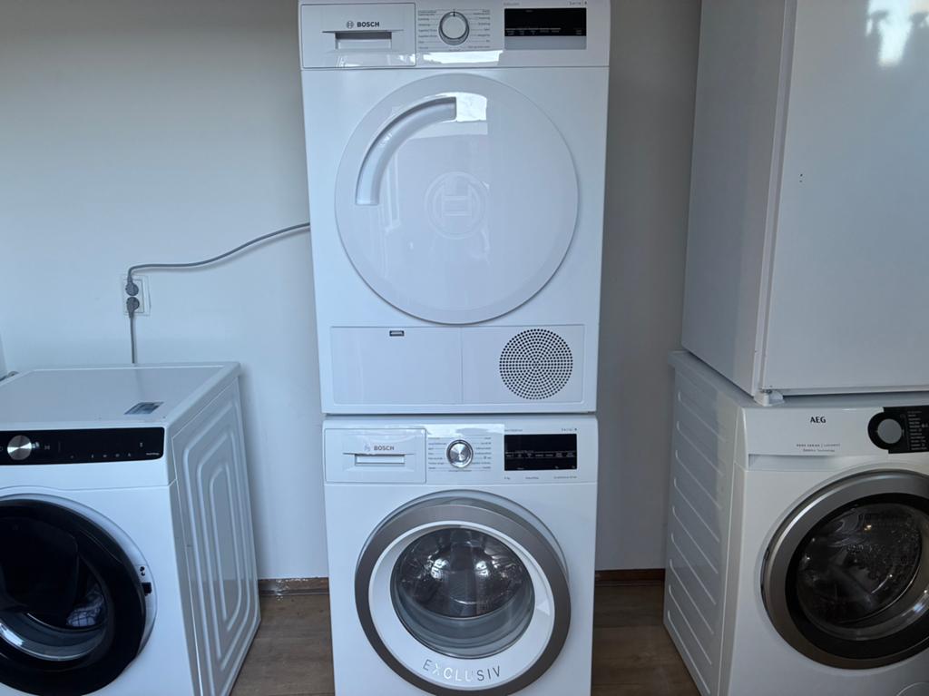 Zo goed als Nieuw Jong Bosch Serie4 Exclusiv Condensdroger, Witgoed en Apparatuur, Bosch, Anti-kreukfase, 8 tot 10 kg, Ophalen of Verzenden
