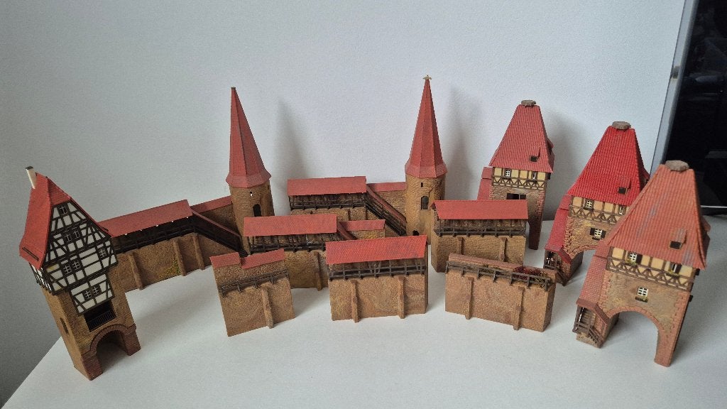 H0 Stadsmuren, stadspoorten en stadstoren van Kibri, Hobby en Vrije tijd, Modeltreinen | H0, Ophalen of Verzenden, Gelijkstroom of Wisselstroom