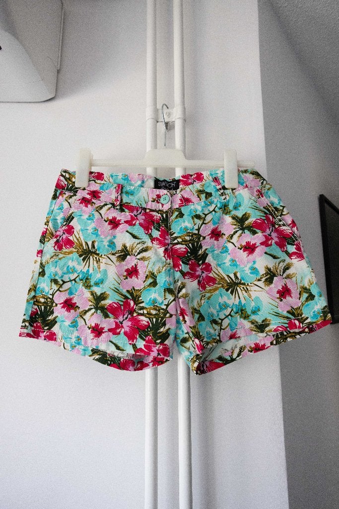 Korte broek met Hawaii print Switch maat 40, Maat 38/40 (M), Kort, Ophalen of Verzenden, Gedragen