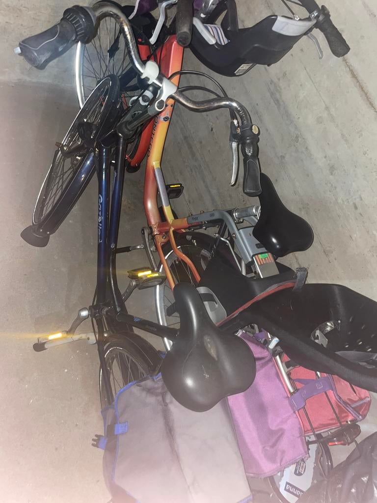Gazelle en montego fietsen met voorzitje en fietstassen, Fietsen en Brommers, Fietsaccessoires | Fietsstoeltjes, Ophalen, Gebruikt