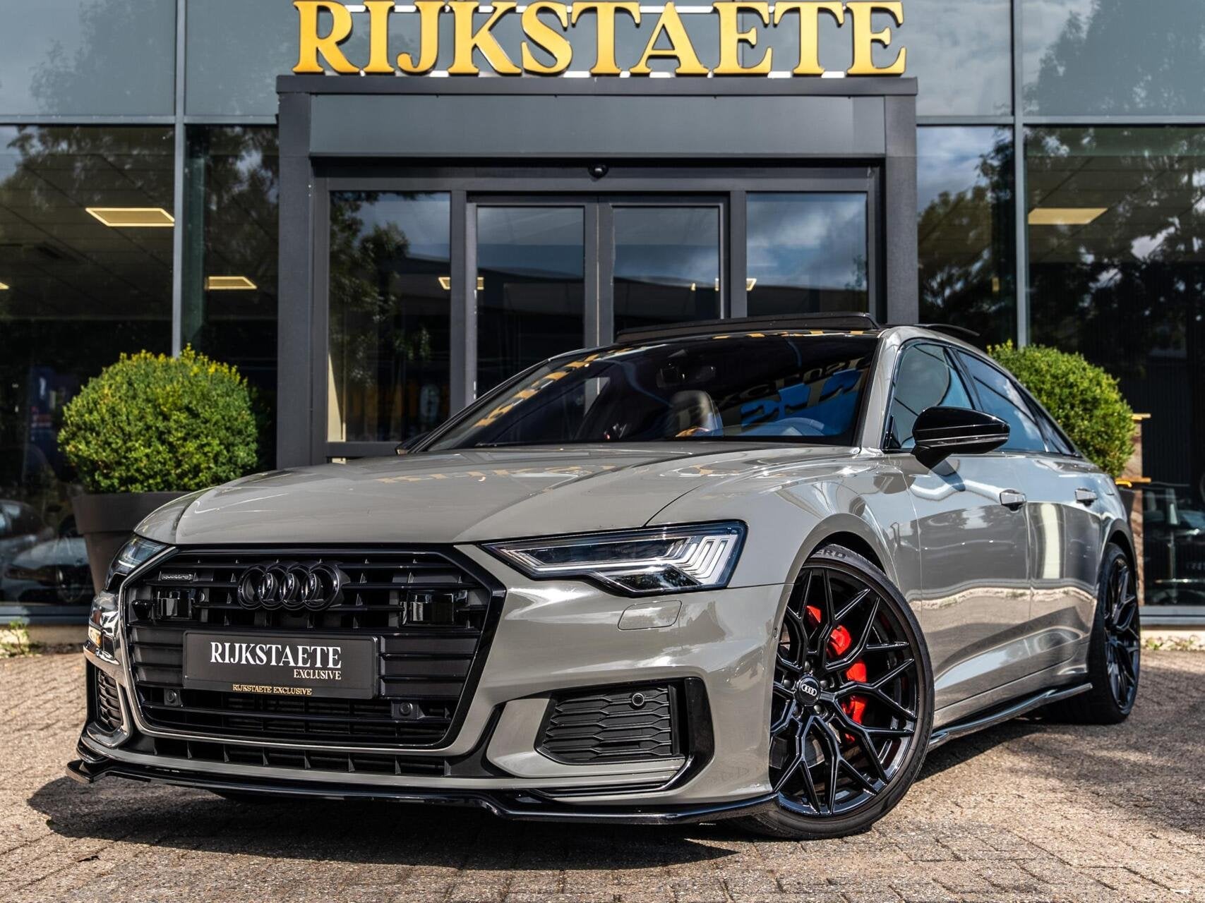 Audi A6 Limousine 55 TFSIe Quattro Competition|PANO|B&O|21', Automaat, Gebruikt, 4 cilinders, Automatische klimaatregeling